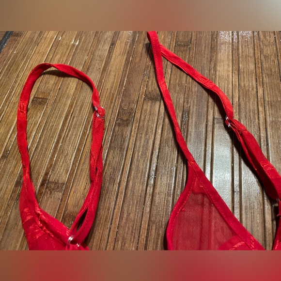 Lovely Silky Red Heart ❤️ lingerie in Size Medium. Mini length Adjustable straps - Picture 6 of 10